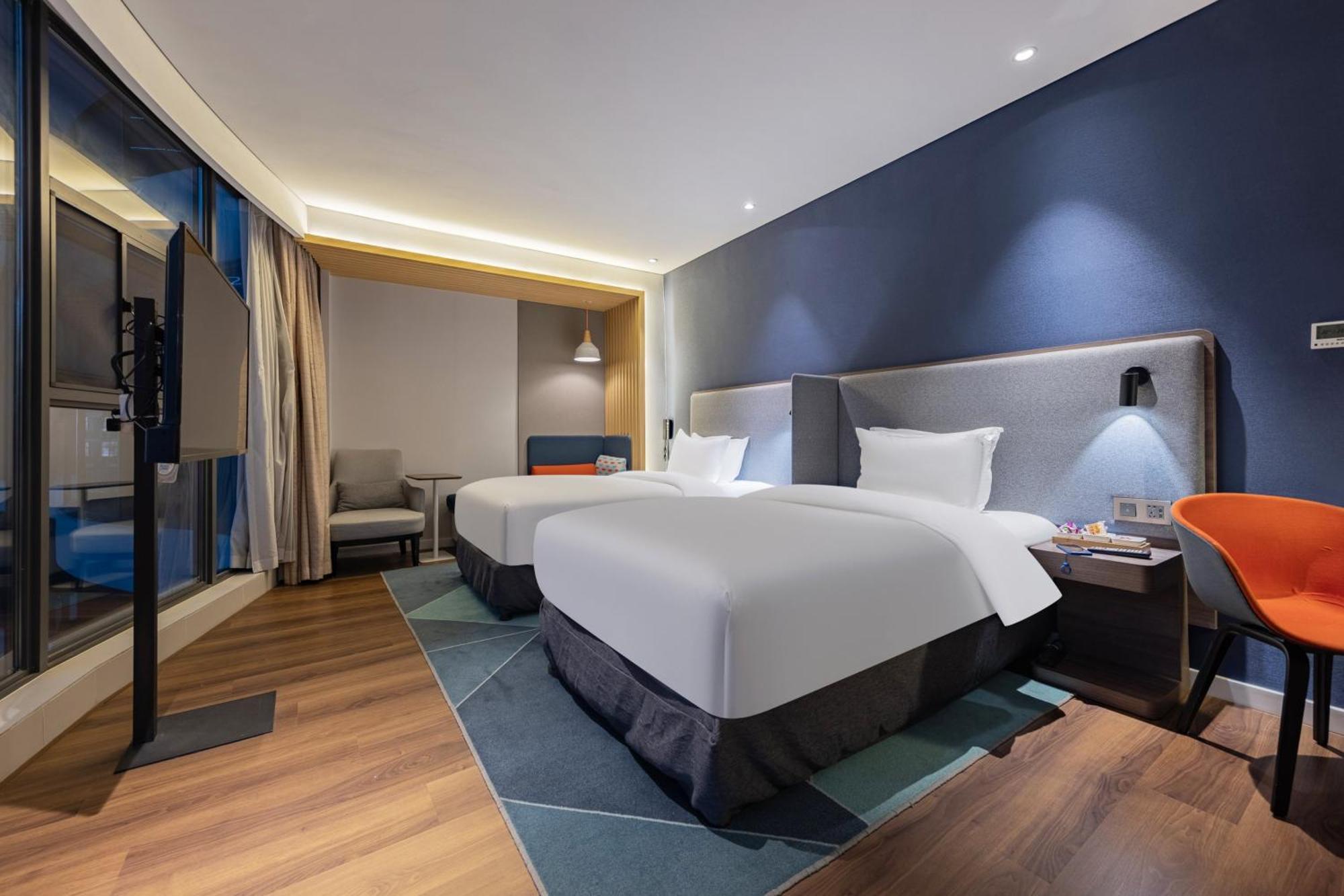 Holiday Inn Express Yichang Riverside By Ihg Exterior photo