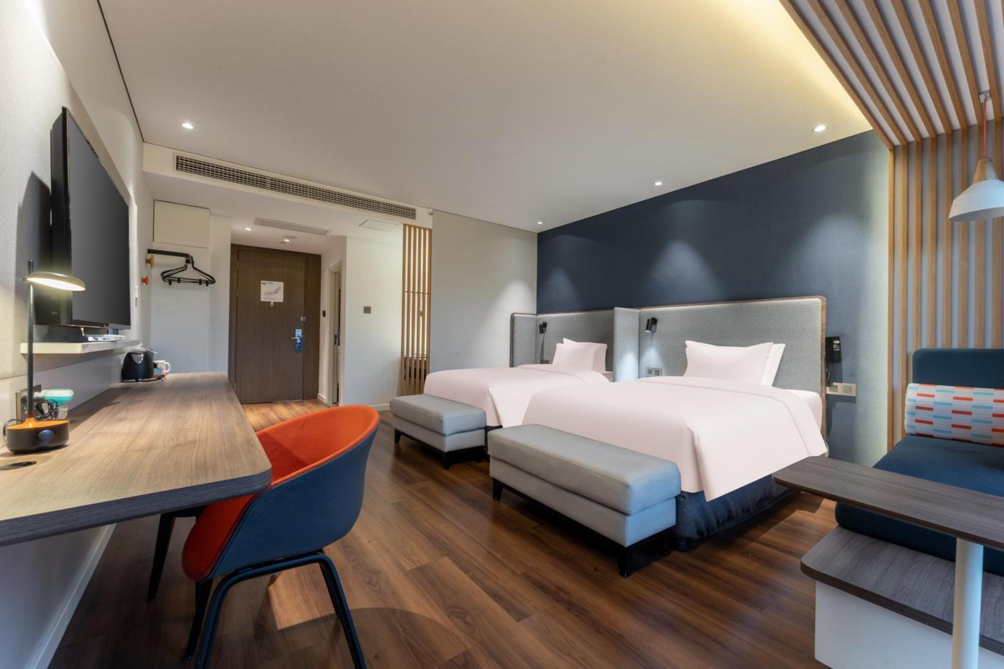 Holiday Inn Express Yichang Riverside By Ihg Exterior photo
