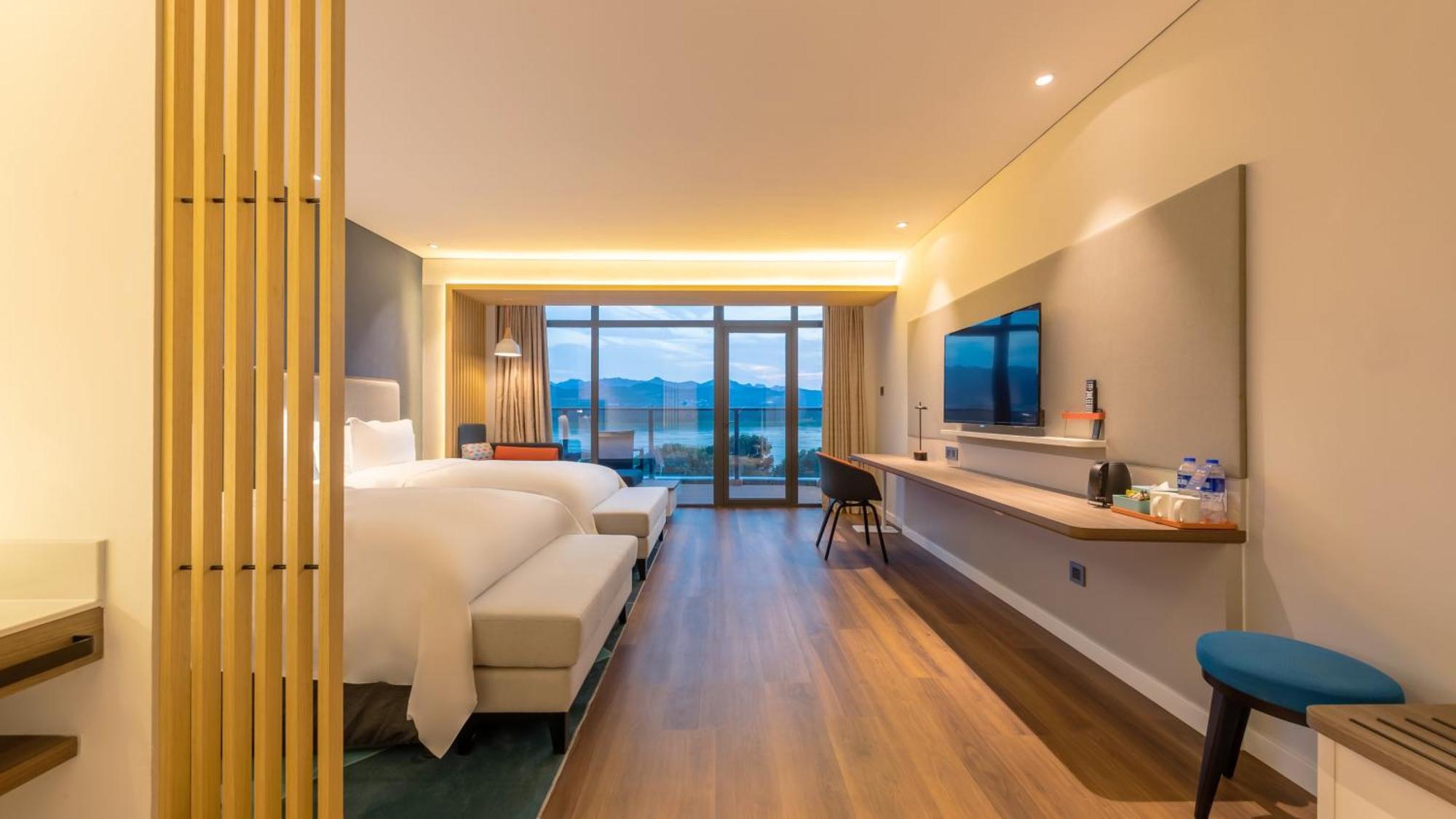 Holiday Inn Express Yichang Riverside By Ihg Exterior photo